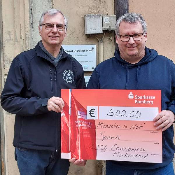 Vorstand Horst Glaß übergibt Spende